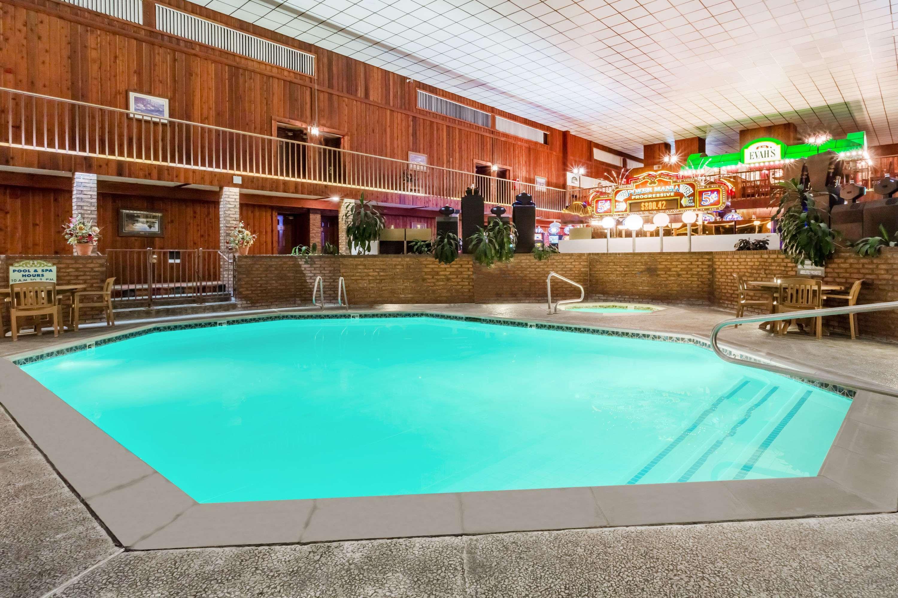 Ramada By Wyndham Ely Otel Dış mekan fotoğraf